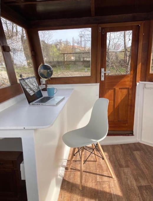 Prague On Boat, Privat Pier, Free Parking Hotel Exterior foto